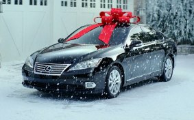 lexus-es-350-red-bow